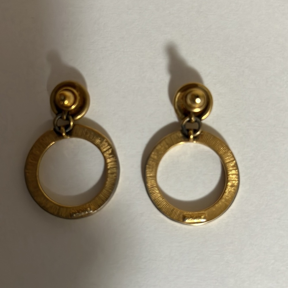 Vintage Monet earrings - Picture 2 of 3